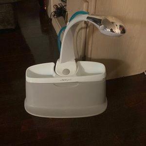 Rain shower baby spa.